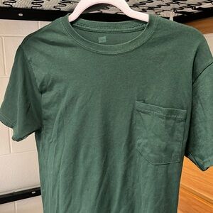 HANES Green T-Shirt with front pocket. Size S